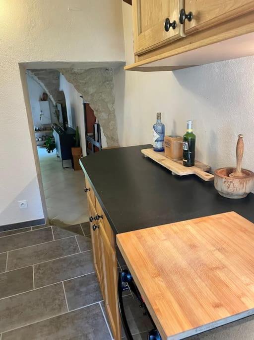 Charmante Maison De Village Au Pied Du Luberon Cabrieres-d'Aigues Eksteriør bilde